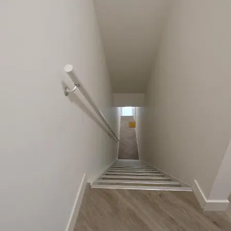 Spacious 65m2 In The Centre Of - R65b 公寓 *